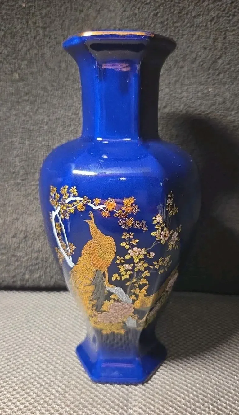 vintage Japanese cobalt blue porcelain vase gold peacock floral motif. 8